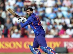 Venkatesh Iyer Engaged: ટીમ ઈન્ડિયાના ક્રિકેટર વેંકટેશ ઐયરે કરી સગાઈ, જુઓ તસવીરો