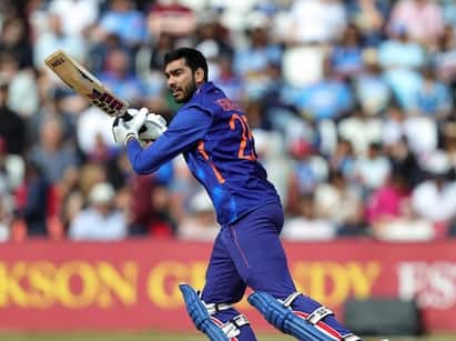 ટીમ ઈન્ડિયાનો ક્રિકેટર વેંકટેશ ઐયર હવે નવી ઈનિંગ રમવા માટે તૈયાર છે. (Image Source : venky_iyer Instagram)