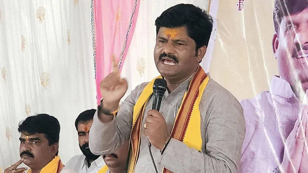 Gopichand Padalkar : प्रशासनाने जोरजबरदस्तीने केसेस दाखल करू नयेत; जालना जिल्हाधिकारी कार्यालयावरील दगडफेकीनंतर गोपीचंद पडळकरांची मागणी