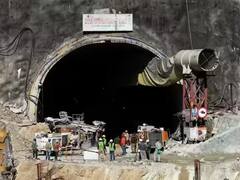 Uttarakhand Tunnel Collapse: સુરક્ષિત, સ્વસ્થ, ચહેરા પર આશા.... સુરંગમાં ફસાયેલા મજૂરોની પહેલી તસવીર આવી સામે.... જુઓ.....