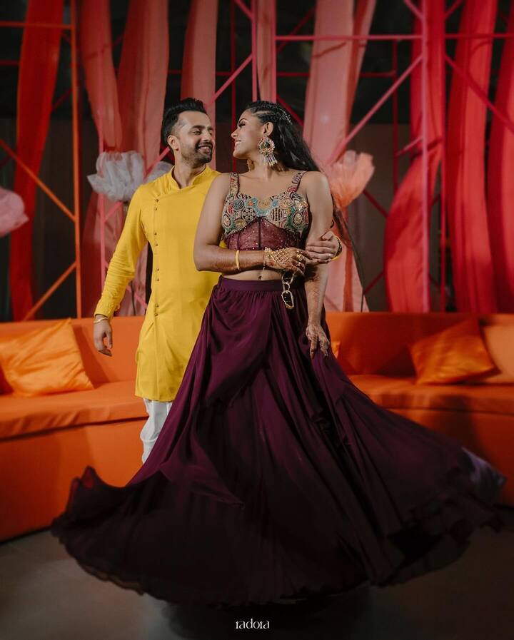 ప్రస్తుతం కార్తీకా పెళ్లి ఫోటోలు, వీడియోలు సోషల్ మీడియాలో వైరల్ అవుతున్నాయి.