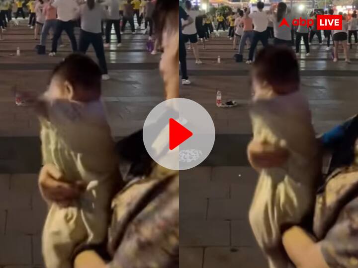 Viral Video Little Baby Dancing On DJ Beat In Mother Lap डीजे बजते ही छोटे बच्चे में आया जोश, मां की गोद में किया ऐसा डांस...कि VIDEO देखकर आपकी भी छूट जाएगी हंसी