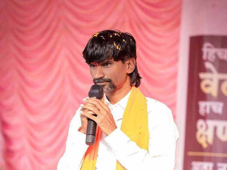 Manoj Jarange criticized the government from Chief Minister Eknath Shinde Thane city Manoj Jarange : 'शांत राहूनही आमच्यावर गुन्हे ठोकतायत'; मुख्यमंत्र्यांच्या ठाण्यातून जरांगेंचा सरकारवर थेट हल्लाबोल