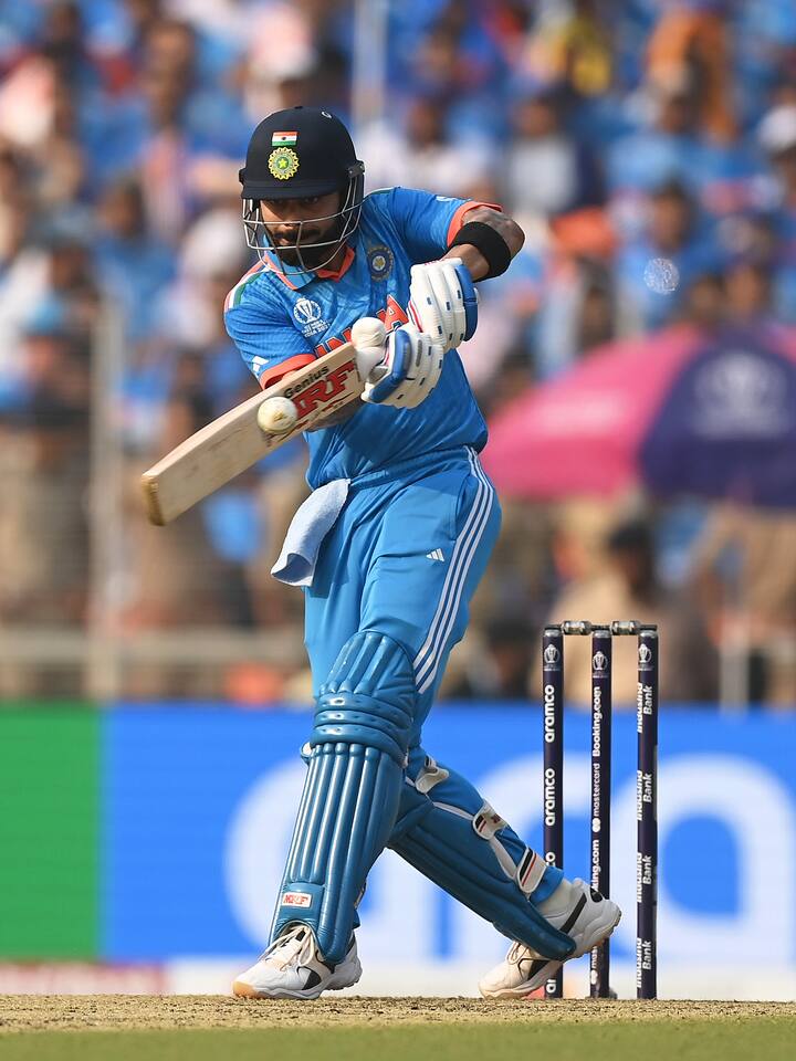 বিরাট কোহলি নজির গড়েছেন এই টুর্নামেন্টে। বিশ্বকাপের কোনও এক মরসুমে সর্বাধিক ৭৬৫ রান হাঁকালেন কিং কোহলি।