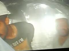 In Pics: 'हमें जल्दी निकालो, यहां पर...', टनल में किस हाल में हैं मजदूर, देखें- सामने आईं पहली तस्वीरें