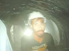 In Pics: 'हमें जल्दी निकालो, यहां पर...', टनल में किस हाल में हैं मजदूर, देखें- सामने आईं पहली तस्वीरें