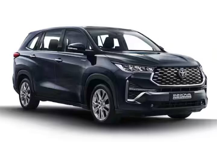 ਪੈਟਰੋਲ ਇੰਜਣ ਦੇ ਨਾਲ ਆਉਣ ਵਾਲੀ ਤੀਜੀ 7 ਸੀਟਰ SUV ਟੋਇਟਾ ਇਨੋਵਾ ਹਾਈਕ੍ਰਾਸ ਹੈ, ਜਿਸ ਵਿੱਚ ਇੱਕ ਪੈਟਰੋਲ ਇੰਜਣ ਹੈ ਜੋ 172hp ਦੀ ਪਾਵਰ ਅਤੇ 205Nm ਪੀਕ ਟਾਰਕ ਪੈਦਾ ਕਰਦਾ ਹੈ। ਜਿਸ ਦੀ ਸ਼ੁਰੂਆਤੀ ਕੀਮਤ 18.82 ਲੱਖ ਰੁਪਏ ਐਕਸ-ਸ਼ੋਰੂਮ ਹੈ।
