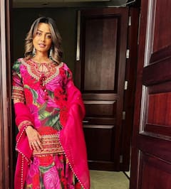 Namrata Shirodkar Photos : ఫ్లోరల్​ చిక్​ లుక్​లో నమ్రతా శిరోద్కర్