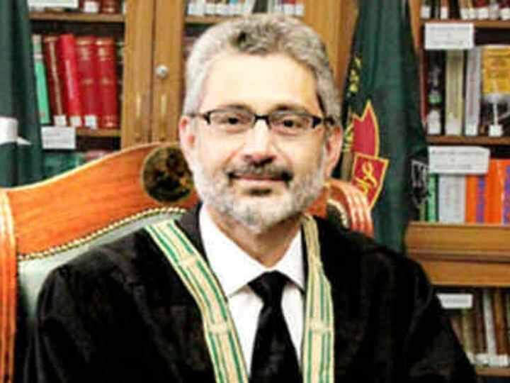 Pakistan Officials Can No Longer Use Sahib As Title As Chief Justice Qazi Faez Isa Bans It पाकिस्तान में सरकारी पदों के साथ इस्तेमाल होता था 'साहब', चीफ जस्टिस ने लगाई रोक, जानें क्या है वजह?