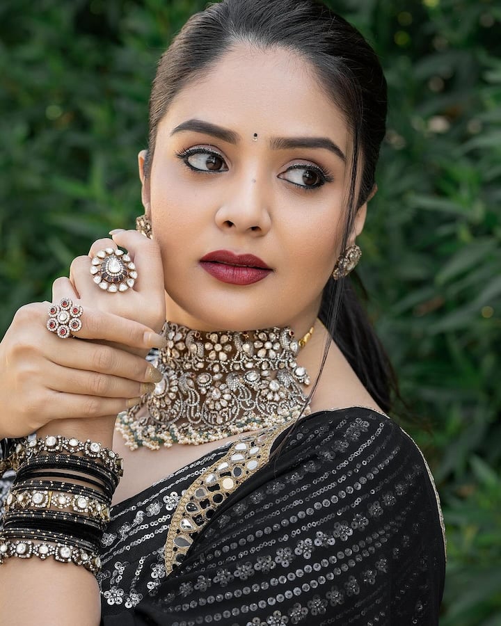 శ్రీముఖి లేటెస్ట్ ఫొటోలు - Images Credit: Sreemukhi/Instagram