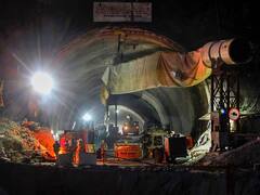 Uttarakhand : उत्तरकाशीमध्ये बोगद्यात अडकलेल्या 41 मजूरांना 9 दिवसांनंतर पहिल्यांदा मिळाली खिचडी..