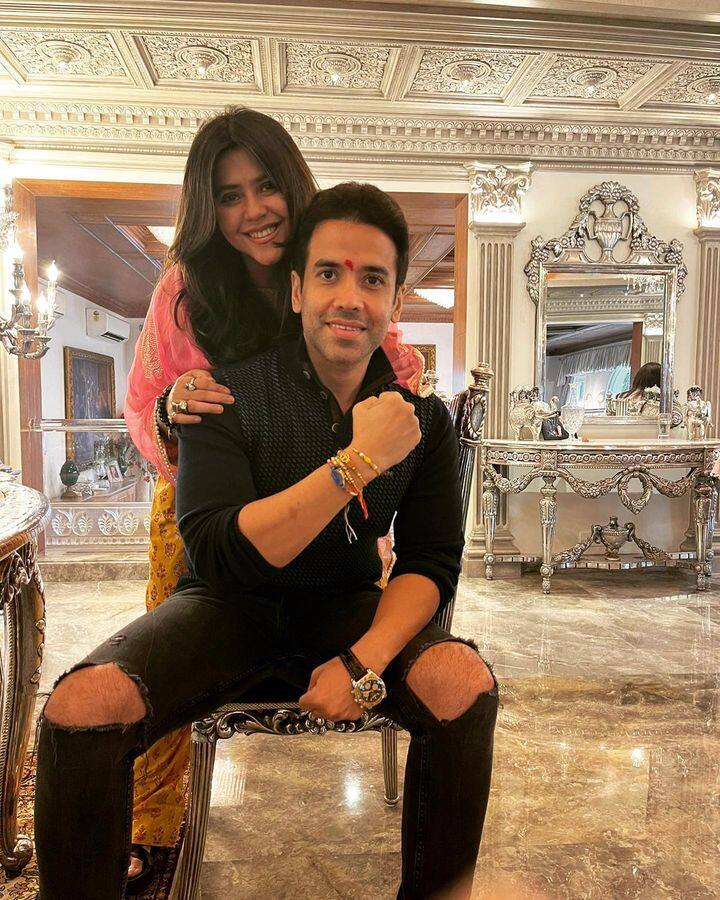 एकताने वयाच्या अवघ्या 15व्या वर्षी कैलाश सुरेंद्रनाथ यांच्या जाहिरात आणि चित्रपट निर्मिती कंपनीत काम करण्यास सुरुवात केली होती.