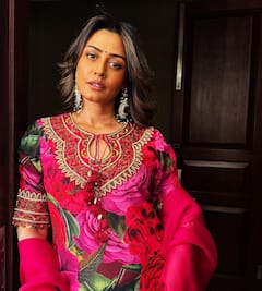 Namrata Shirodkar Photos : ఫ్లోరల్​ చిక్​ లుక్​లో నమ్రతా శిరోద్కర్