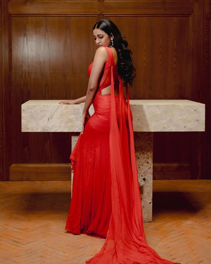 అన్న పెళ్లిలో హంగామా చేసిన నిహారిక సోషల్ మీడియాలో చాలా యాక్టివ్ గా ఉంటుంది. (Image credit: Niharika Konidela/Instagram)