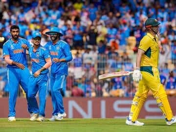 জবাবে রান তাড়া করতে নেমে ৪ উইকেট হারালেও ৪৩ ওভারেই জয়ের জন্য় প্রয়োজনীয় রান তুলে নেয়