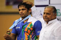 Mulayam Singh Yadav Birth Anniversary: देश की सियासत के सुपर स्टार मुलायम सिंह यादव की जयंती कल, इन तस्वीरों के जरिए देखें राजनीतिक सफर