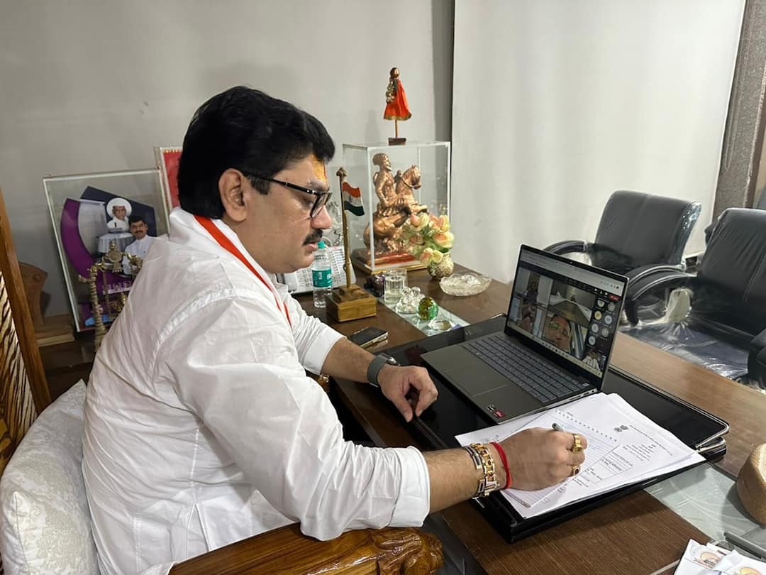 Dhananjay Munde Drip Irrigation Scheme was implemented all over the country एका शेतकऱ्याचे निवेदन, धनंजय मुंडेंची तत्परता अन् संपूर्ण देशात लागू झाली योजना