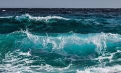 Ocean Water: মুখে দেওয়া যায় না, এতটাই লবণাক্ত হয় সাগর-মহাসাগরের জল, কিন্তু কেন?