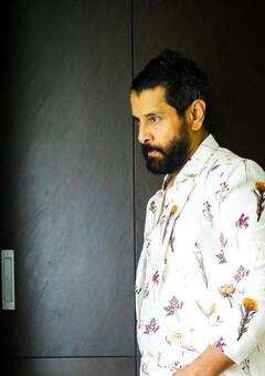 'படம் பிரம்மாண்டமாக உருவாகி இருக்கிறது..' துருவ நட்சத்திரத்தை பாராட்டிய இயக்குநர் லிங்குசாமி!