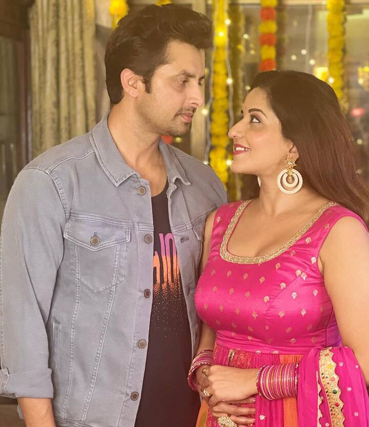 मोनालिसा भोजपुरी सिनेमा की टॉप एक्ट्रेस और टीवी की दुनिया का जाना-माना चेहरा हैं. जो अब मुंबई में अपने पति विक्रांत राजपूत के साथ एक आलीशान घर में रहती हैं.