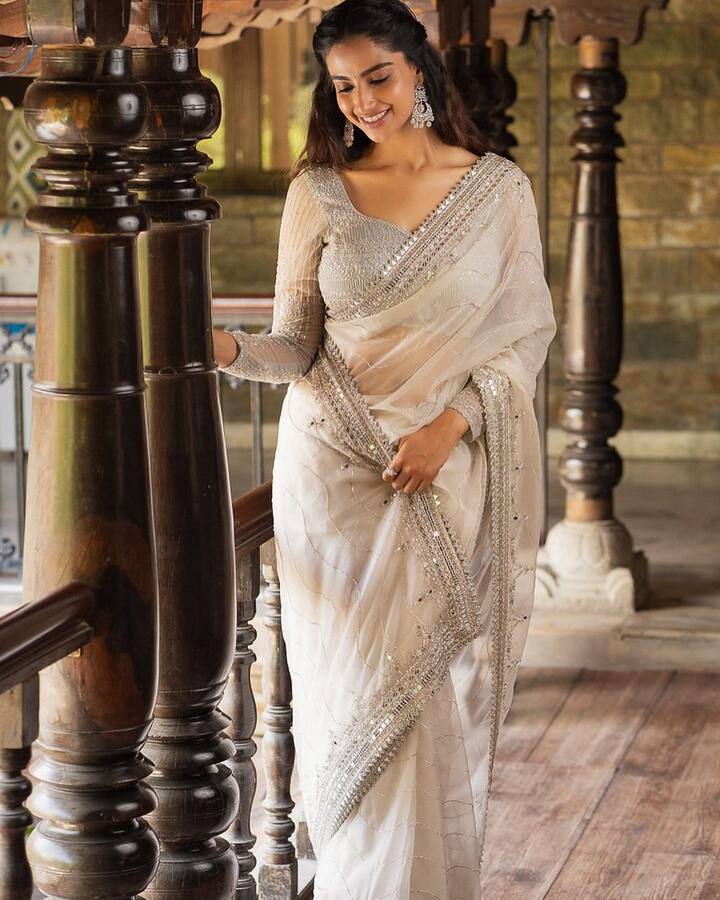 మీనాక్షి చౌదరీ లేటెస్ట్ ఫొటోలు - Image Credit: Meenakshi Chaudhary/Instagram