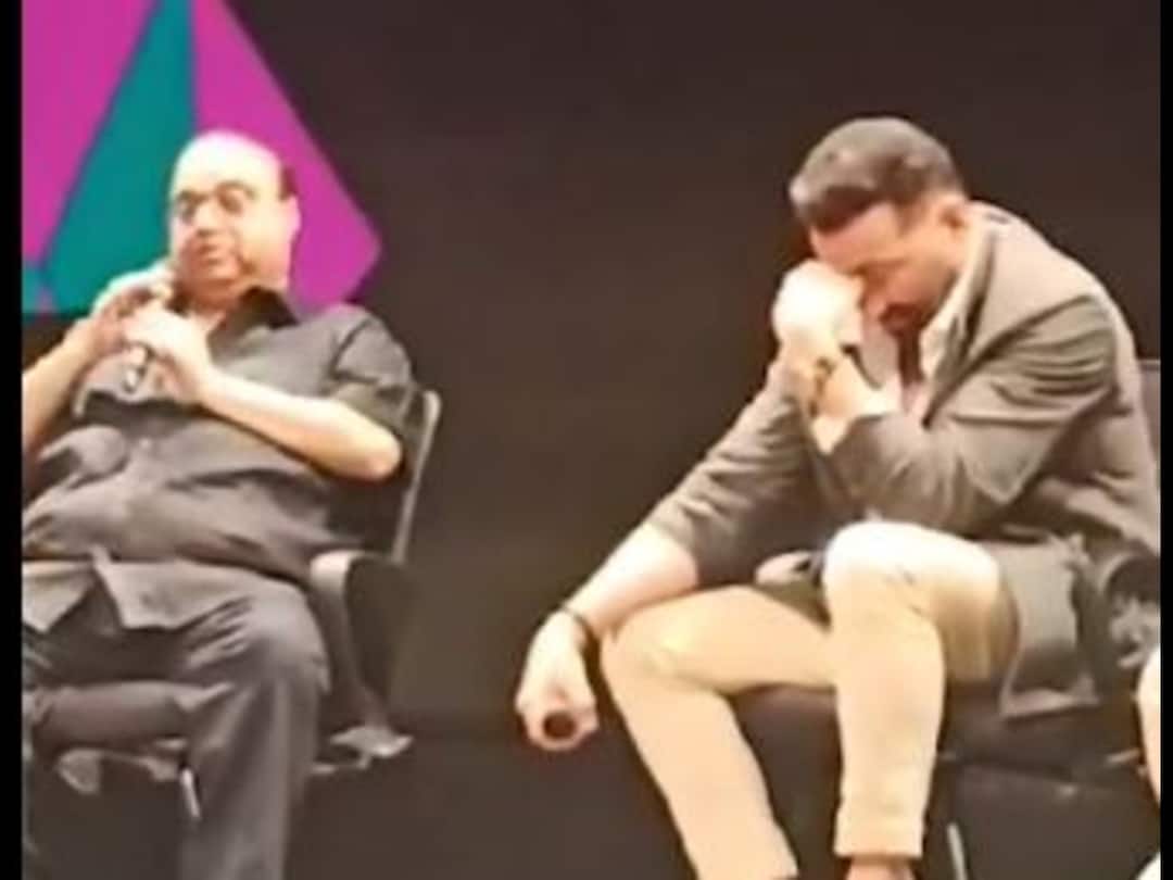 Sunny Deol Gets Teary-Eyed As Rajkumar Santoshi Says 'Industry Did Not Do Him Justice' At IFFI, WATCH Watch Sunny Deol Breaks Down At IFFI As Rajkumar Santoshi Says 'Industry Did Not Do Him Justice But God Did' Sunny Deol Gets Teary-Eyed As Rajkumar Santoshi Says 'Industry Did Not Do Him Justice' At IFFI, WATCH
