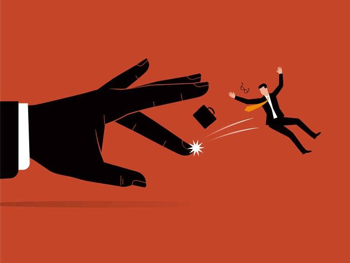 सोशल साइट एक्स पर वर्ल्ड ऑफ स्टैटिस्टिक्स हैंडल के एक अपडेट के अनुसार, इनके अलावा कुछ और भी हाई प्रोफाइल फाइरिंग हुई हैं. उनमें ट्विटर से नोआ ग्लास, ग्रुपऑन से एंड्र्यू मेसॉन, याहू से जेरी यांग, जेट ब्लू से डेविड नीलेमन आदि के नाम शामिल हैं.