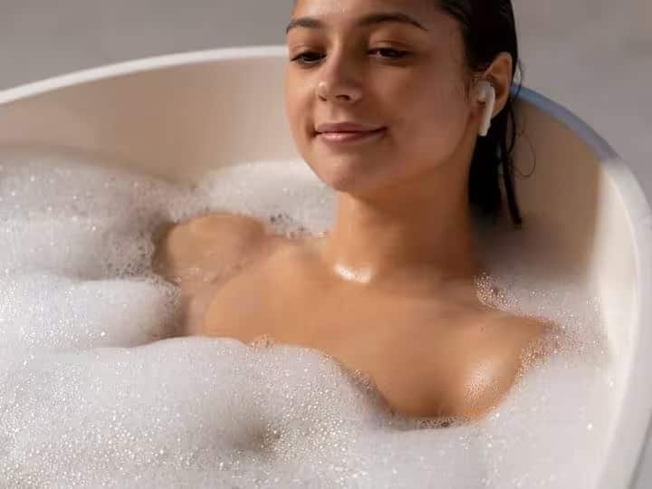 Winter Health Tips Should one take bath with hot or cold water in winter Know what is better Winter Health Tips: શિયાળામાં ગરમ પાણીથી ન્હાવું જોઈએ કે ઠંડા પાણીથી? જાણો કયું છે શ્રેષ્ઠ