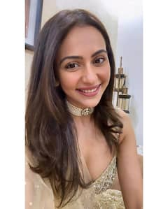 Rakul Photos : గోల్డెన్ లెహంగాలో.. ఏంజెల్ స్పార్క్స్ ఇస్తున్న రకుల్