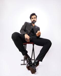 Panja Vaishnav Tej: స్టైలిష్ లుక్స్‌లో అదరగొడుతున్న వైష్ణవ్ తేజ్