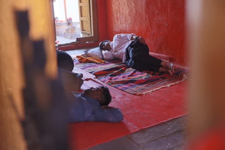 दुसरीकडे आमदार संदीप क्षीरसागर यांनी या यात्रेमध्ये सहभागी होऊन केलेला डान्स देखील आता सोशल मीडियावर व्हायरल होत आहे.