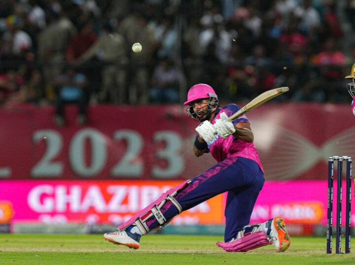 IPL 2024 Devdutt Padikkal traded to Lucknow super Giants from Rajasthan Royals and Avesh Khan Joins RR IPL 2024: देवदत्त पडिकल को लखनऊ सुपर जायंट्स ने किया ट्रेड, LSG ने स्टार गेंदबाज़ का दिया बलिदान