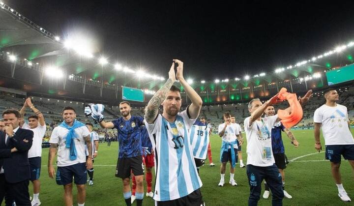 இரு அணி வீரர்களும் கோல் அடிக்க கடுமையாக போராடினார்கள். ஆட்டத்தின் சீரான இடைவேளையில் இரு அணிகளும் மாறி மாறி தாக்கிக்கொண்டனர்