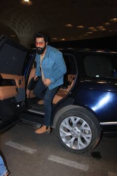 મુંબઇ એરપોર્ટ પર સ્પોર્ટ થયો વિકી કૌશલ, ફિલ્મ Sam Bahadur' ને લઇને છે ચર્ચામાં