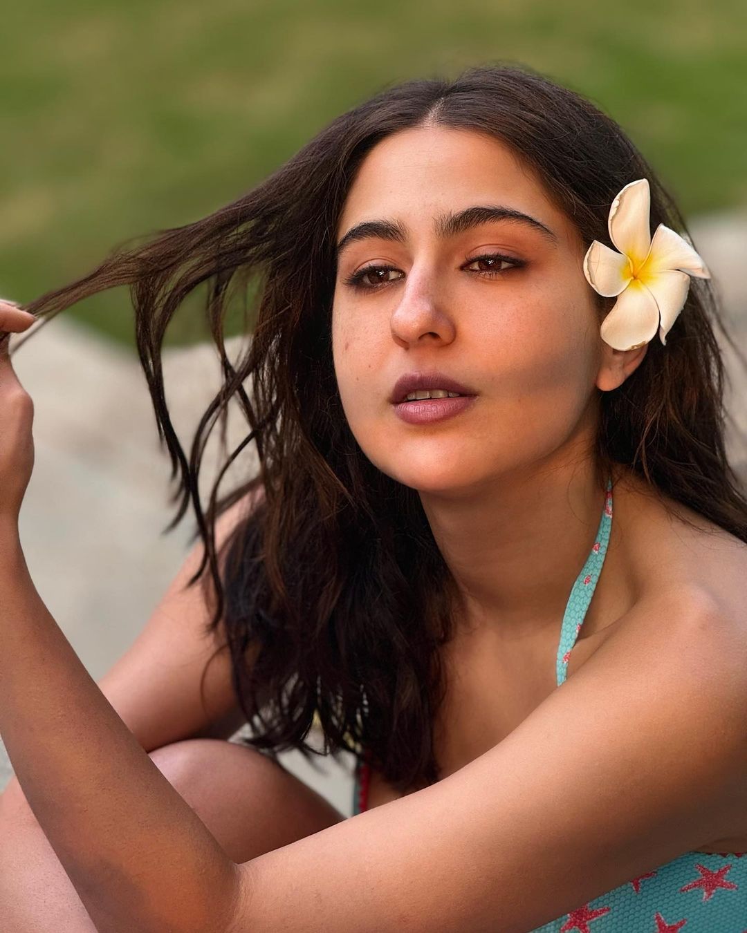 Sara Ali Khan Drops Drool-Worthy Pictures In A Bikini, Take A Look