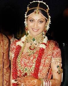 Shilpa Shetty Wedding Album: राज कुंद्रा संग शिल्पा शेट्टी ने रचाई थी शाही शादी, हीरों से जड़ा जोड़ा पहन अप्सरा लगी थीं एक्ट्रेस, देखें वेडिंग एल्बम