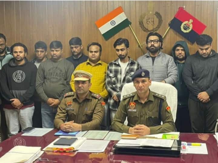 Gurugram Fake Call Center Gang Busted by police arrested 12 Accused including operator ANN Gurugram Fake Call Center: गुरुग्राम में विदेशियों से ठगी करने वाले गैंग का भंडाफोड़, फर्जी कॉल सेंटर संचालक सहित 12 गिरफ्तार