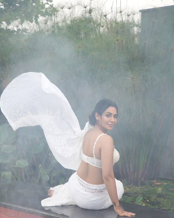నందిని రాయ్ అందమైన ఫోటోలు (Image Credit: Nandini Rai/Instagram)