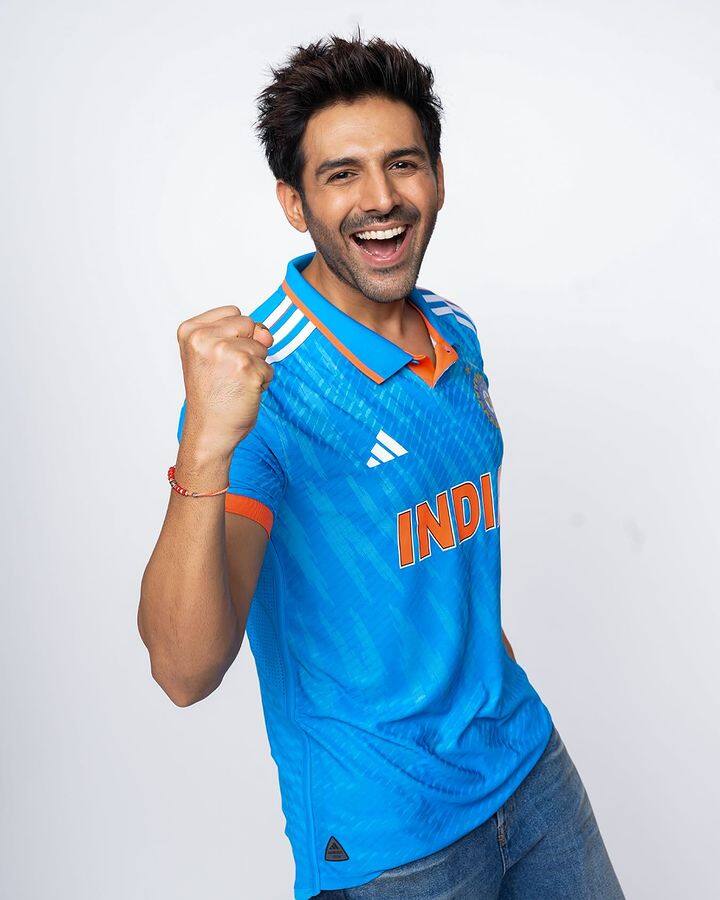 कार्तिक आर्यन नुकत्याच दिलेल्या एका मुलाखतीत म्हणाला,