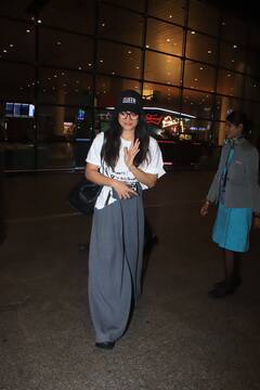 Rashmika Mandanna: કોરિયન લૂકમાં જોવા મળી રશ્મિકા મંદાન્ના, ફેન્સ સાથે પડાવી સેલ્ફી