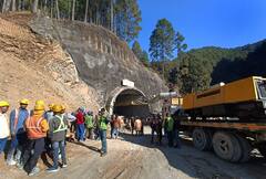 Uttarakhand Tunnel Collapse: ড্রিল করে মাইক্রো টানেল বসানোর চেষ্টা, টানেল-বিপর্যয়ে বিকল্প পথে চলছে উদ্ধারকাজ