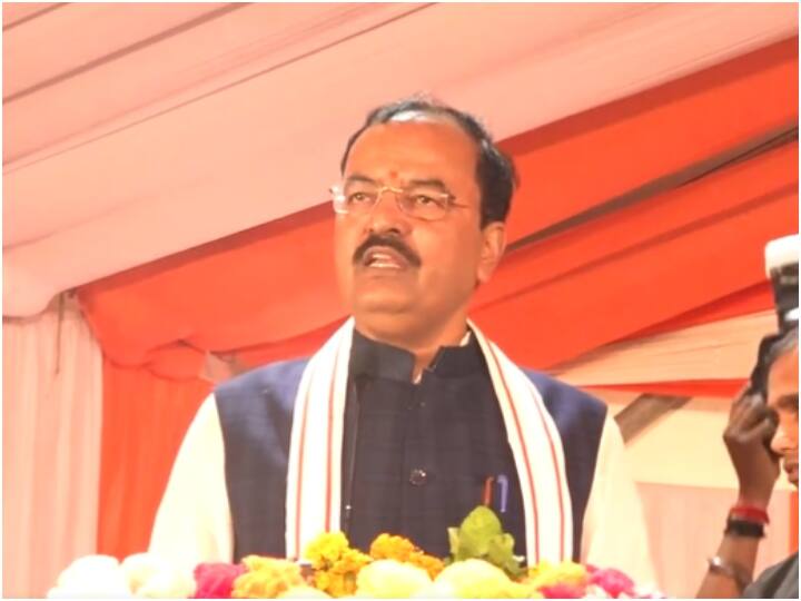 UP Politics: राहुल गांधी के बयान पर बोले केशव प्रसाद मौर्य, 'मानसिक संतुलन बिगड़ा, उन्हें इलाज की जरूरत' deputy cm keshav prasad maurya takes a dig at congress leader rahul gandhi ann UP Politics: राहुल गांधी के बयान पर बोले केशव प्रसाद मौर्य, 'मानसिक संतुलन बिगड़ा, उन्हें इलाज की जरूरत'