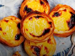 काजू कतली या जलेबी नहीं है दुनिया की सबसे फेमस मिठाई, एक बार खा लिया तो पता करने लग जाएंगे बनाने की विधि