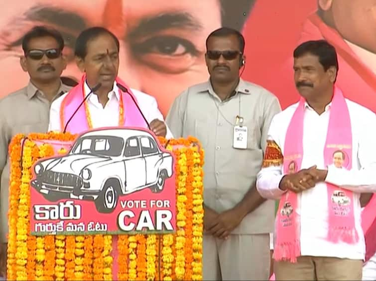 Telangana Elections 2023: BRS President KCR Participates in Praja Ashirvada Sabha at Kodangal KCR Speech: రేవంత్‌ నోరు తెరిస్తే గబ్బు! ఇక్కడ పెద్ద భూకబ్జాదారు - సీఎం కేసీఆర్ ఆరోపణలు