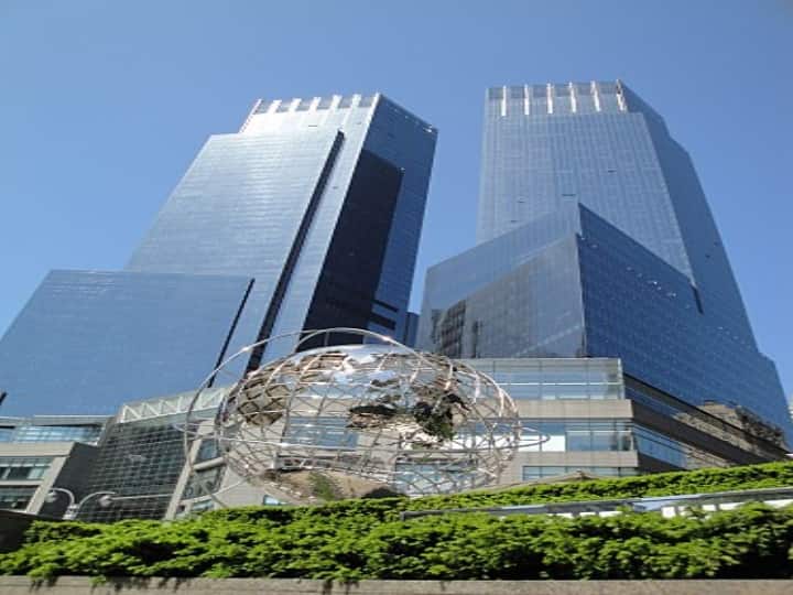 न्यूयार्क का Mandarin Oriental में एक बड़ी हिस्सेदारी रिलायंस इंडस्ट्रीज के मालिक मुकेश अंबानी की है. इस होटल की कीमत 2000 करोड़ रुपये है.