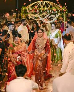Karthika Nair Wedding Photos :  'கோ’ நடிகை கார்த்திகா நாயரின் கோலாகல திருமண புகைப்படங்கள்!