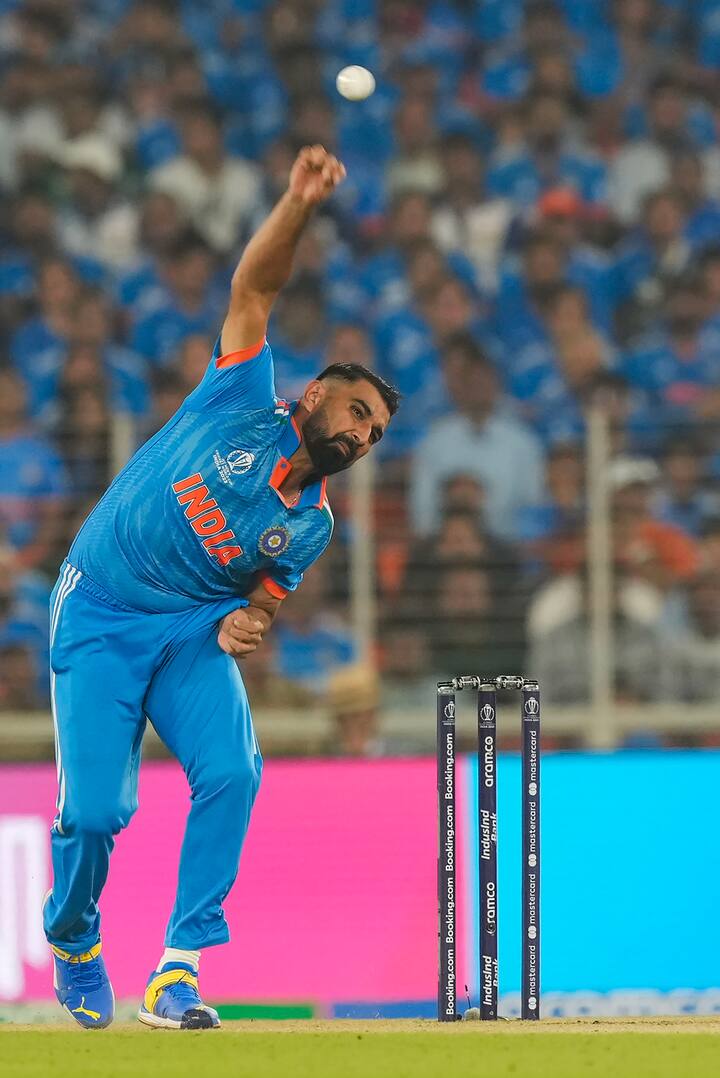 तुम्हाला दुसऱ्या कंपनीकडून बॉल मिळतायत. आयसीसीनं तुमच्यासाठी वेगळे नियम लागू केलेत.