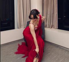 Elli Avrram PHOTO: દેશી લુકમાં જોવા મળી એલી અવરામ, રેડ સાડીમાં બતાવ્યો જલવો