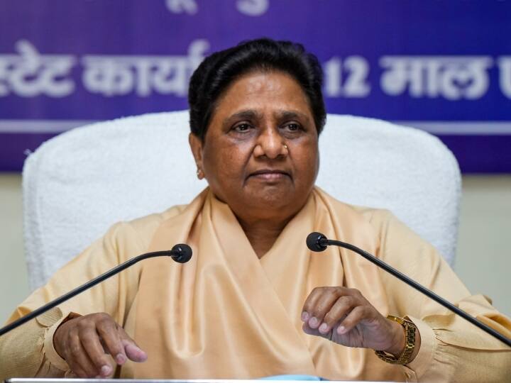 BSP Mayawati raised question on BJP win in Assembly Election Results 2023 UP Politics: चुनाव नतीजों पर मायावती ने उठाए सवाल, बोलीं- एकतरफा परिणाम गले के नीचे उतर पाना मुश्किल
