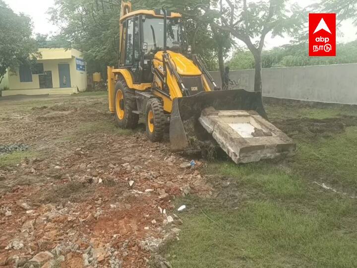 Kanchipuram uttaramerur school water tank demoilished after controversy குடிநீரில் கழிவு கலந்ததாக எழுந்த சர்ச்சை; இடிக்கப்பட்டது உத்திரமேரூர் பள்ளி தண்ணீர் தொட்டி